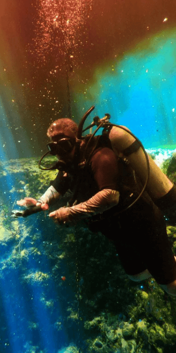 Diving Ginnie Springs August 2023